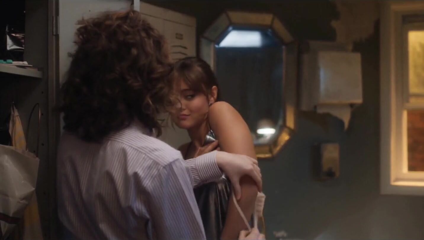 Hot Ella Purnell Topless Boobs and Nipples Sex Video
