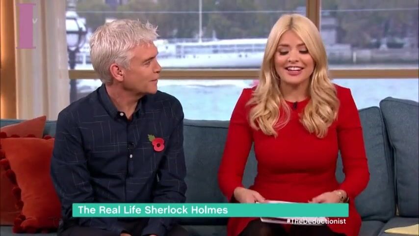 Hot Holly Willoughby Tits & Ass Pictures