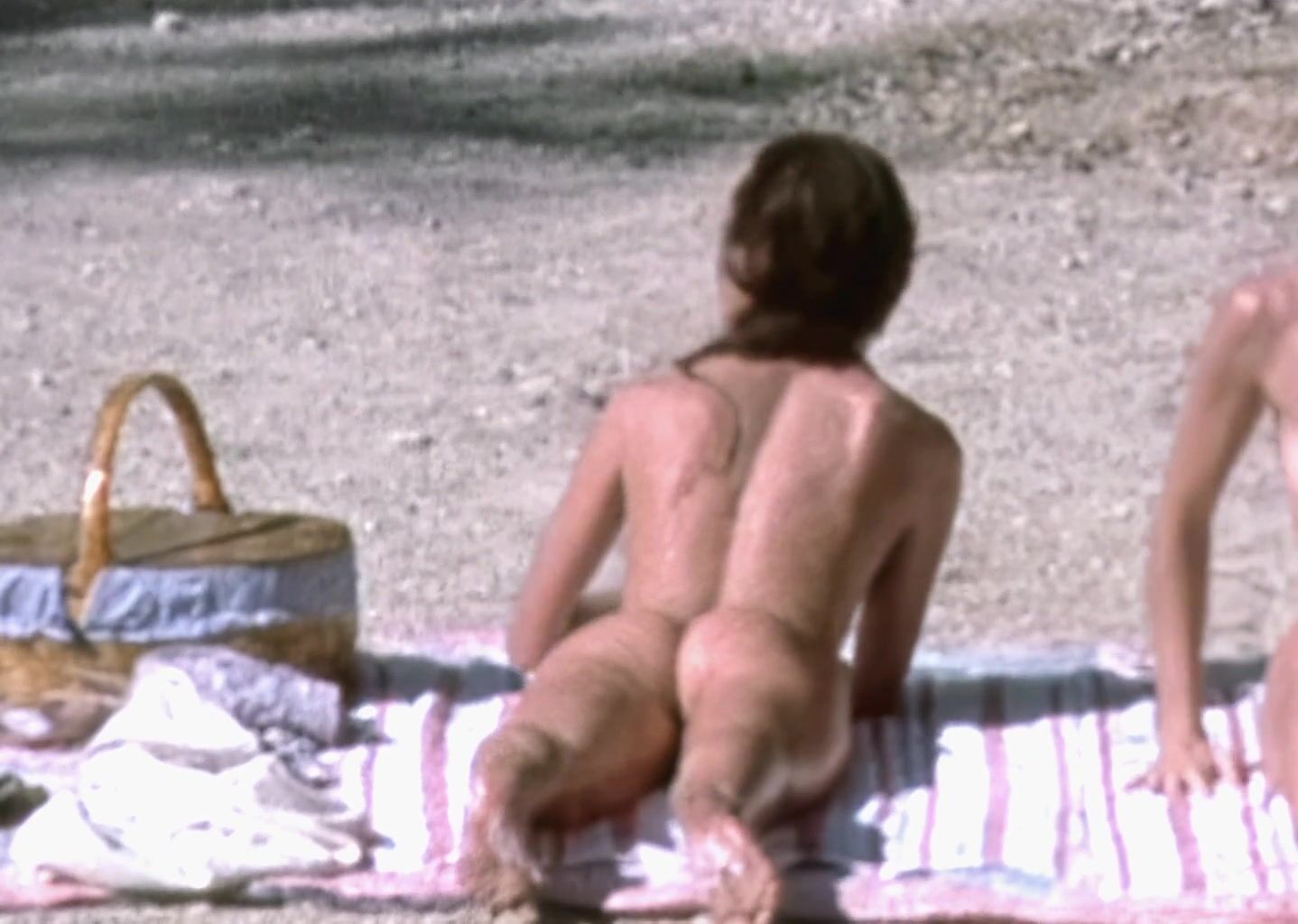 Hot Jennifer Connelly Pussy and Topless Sex Scene From The Hot Spot Movie