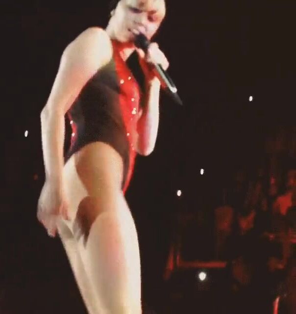 Miley Cyrus Pussy Surfaced in Weird Sex Pose Pics by Paper Magazine