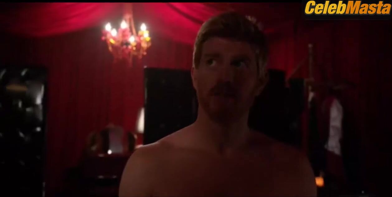 Leah Gibson Sexy Scene in Girlfriends’ Guide To Divorce