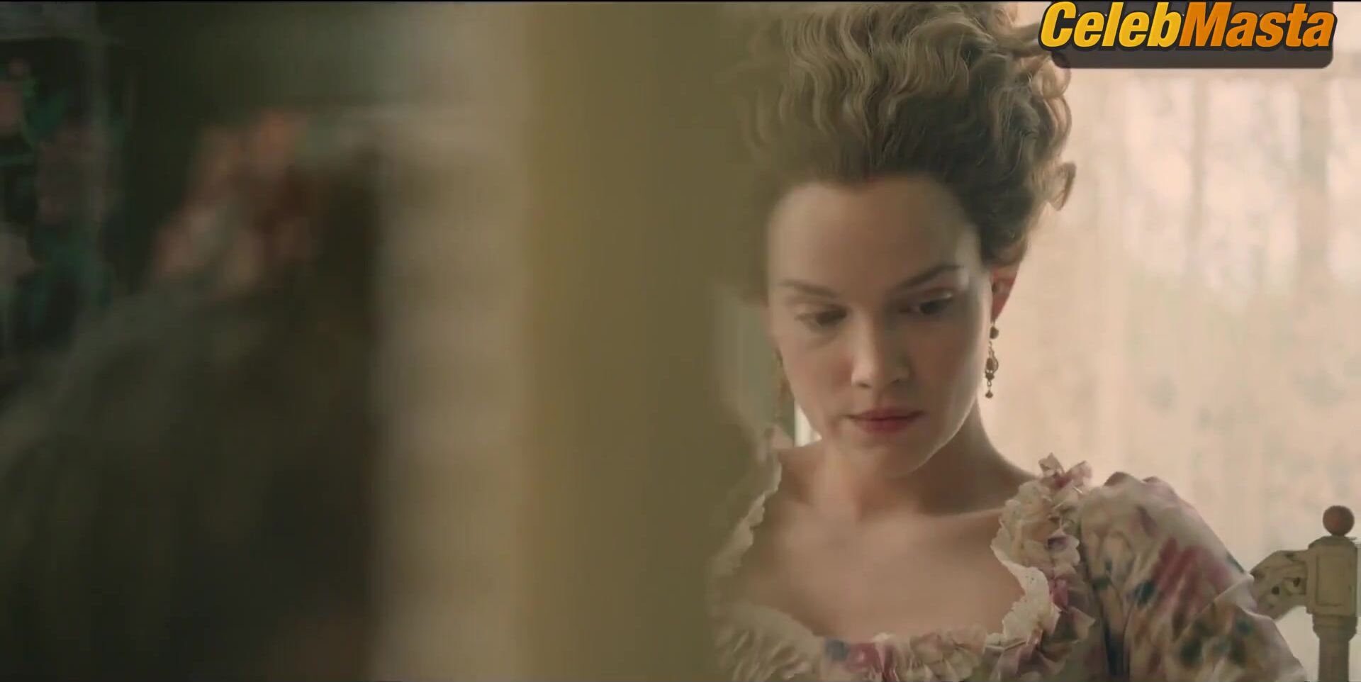 Gaia Weiss and Emilia Schule Lesbian Scene in Marie Antoinette