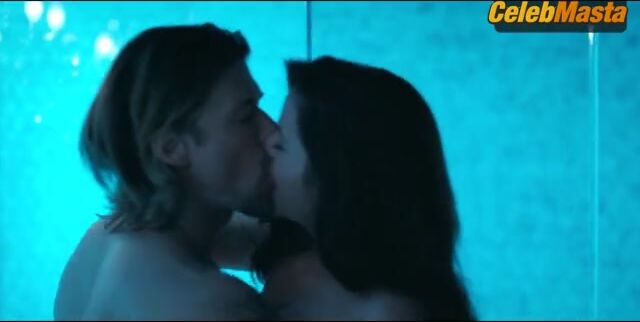 Shelley Hennig Sexy Scene in Obliterated