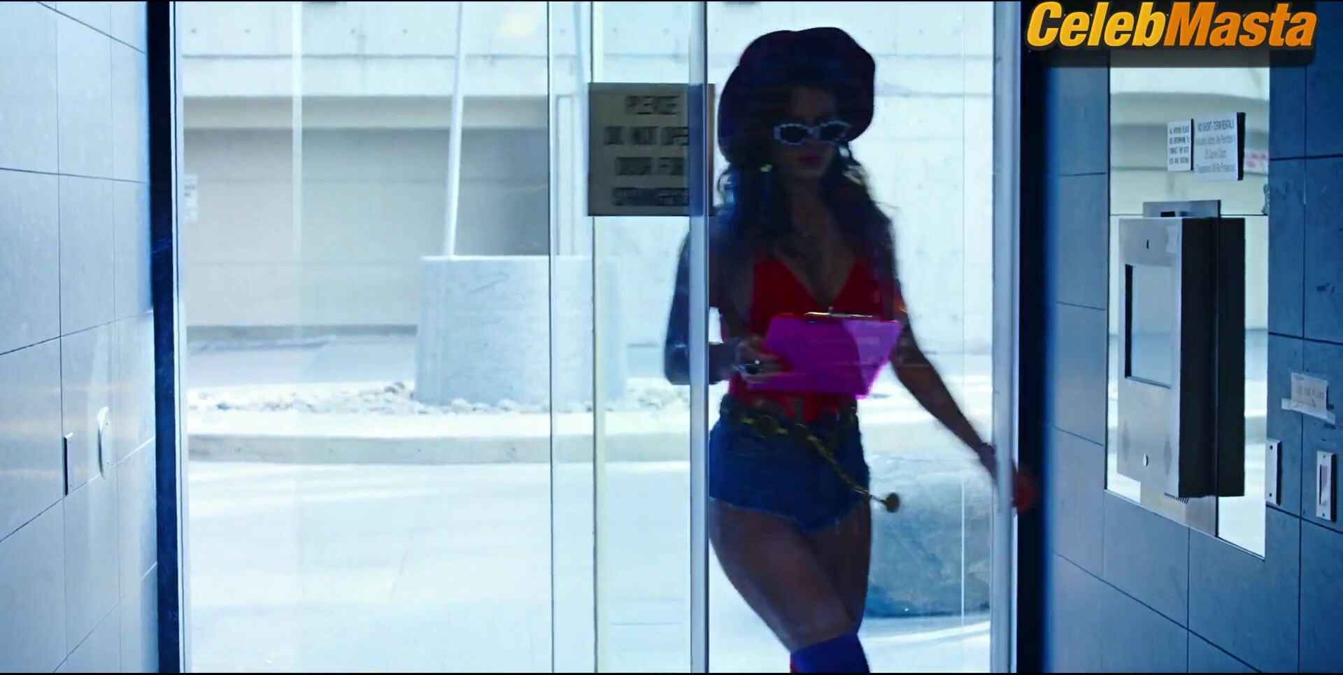 Ruby O. Fee Sexy Scene in Polar