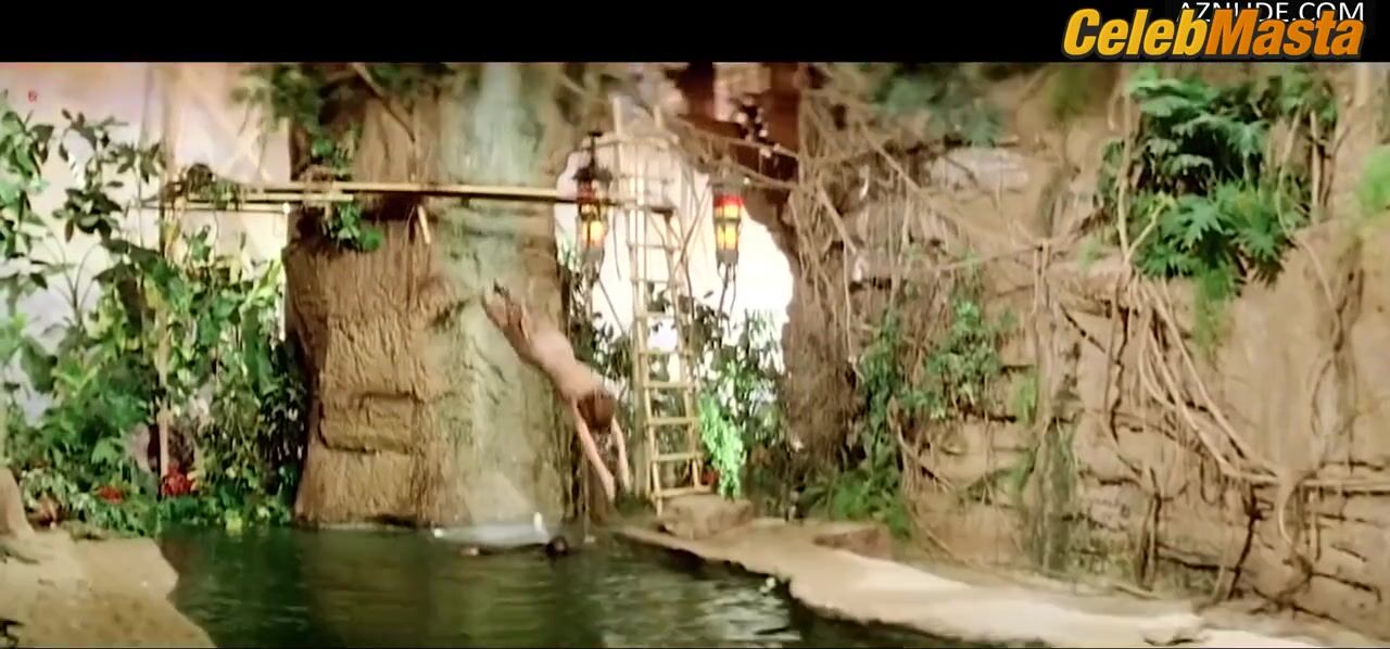 Raquel Welch Breasts Scene in L'animal