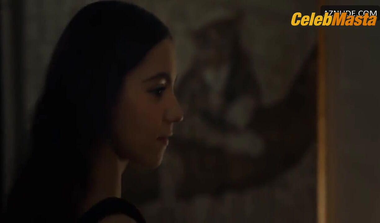 Lina El Arabi Sexy Scene in Philharmonia