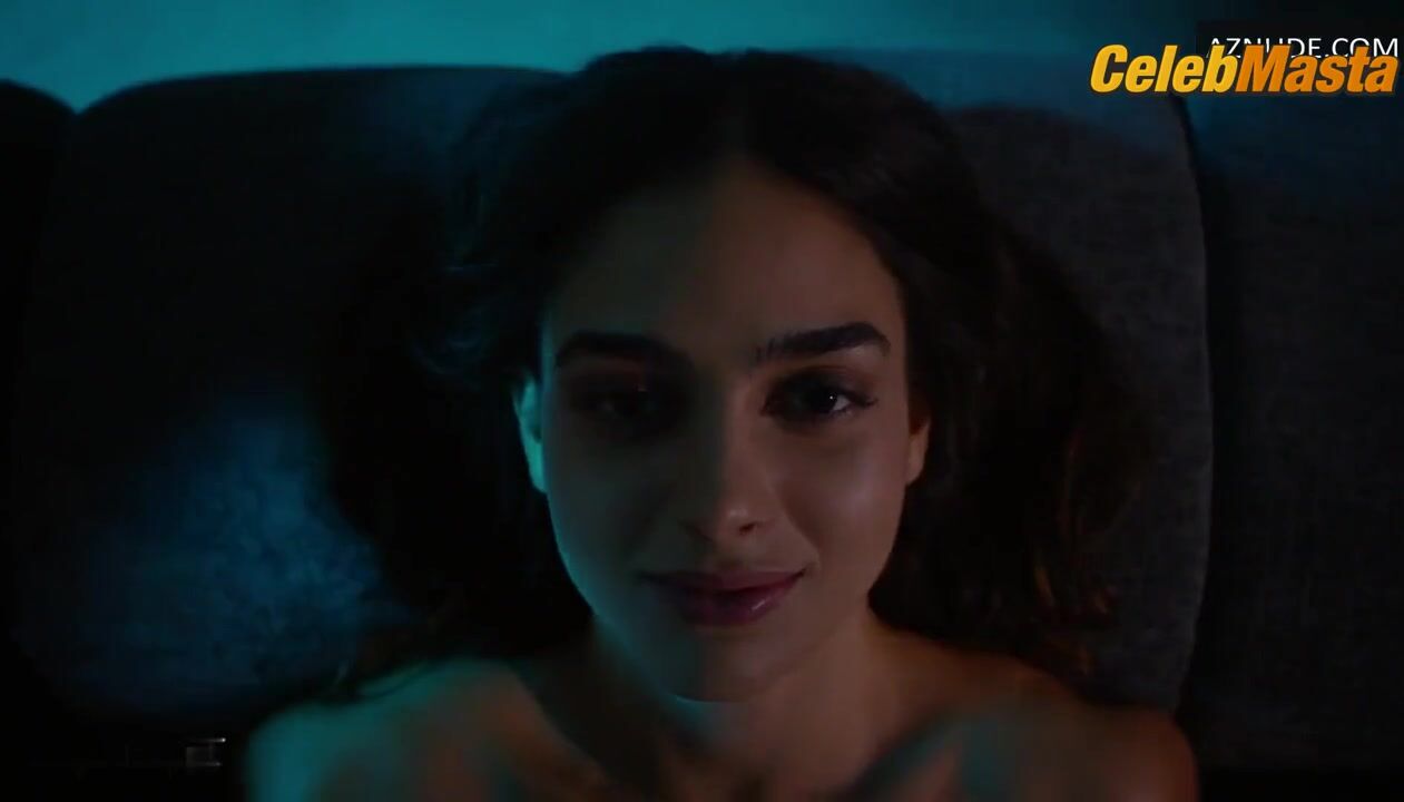 Melissa Barrera Lesbian, Butt Scene in Vida